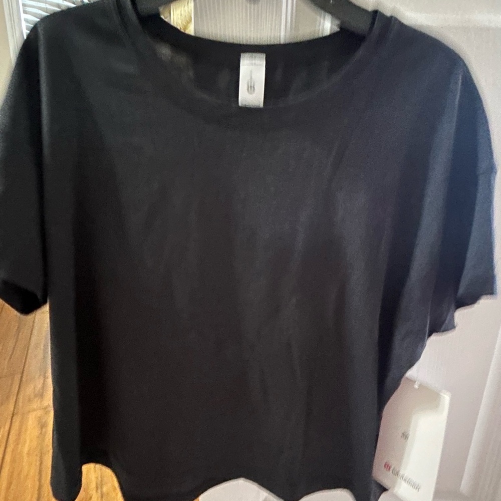 lululemon athletica Black Cates Tee Size 6 NWT